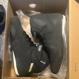 Alpinestars Black High-Top Athletic Shoes
Used 1 time